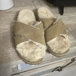 L.L.Bean Shearling Cross-Band Slippers